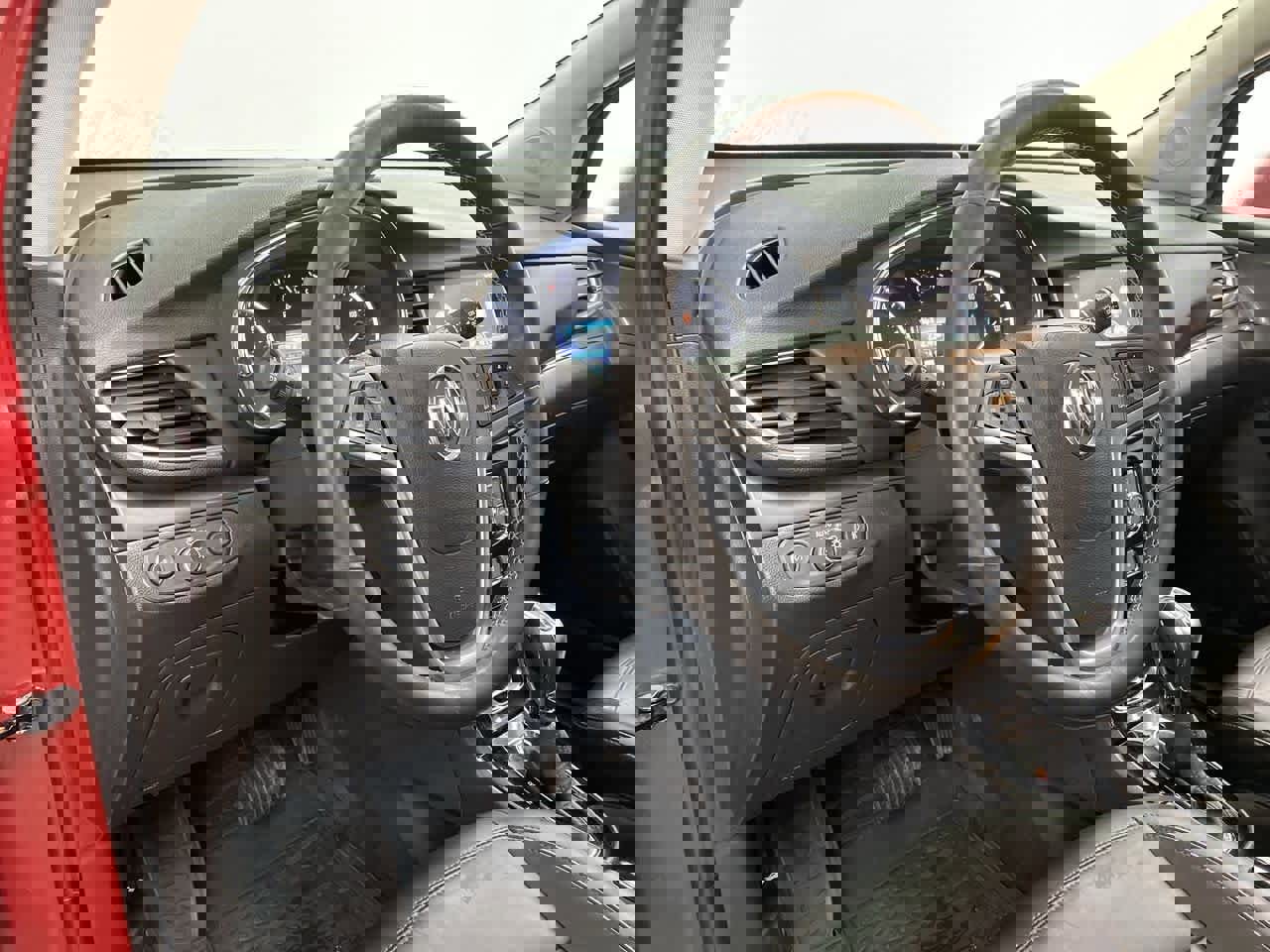 Used 2019 Buick Encore Essence image 2