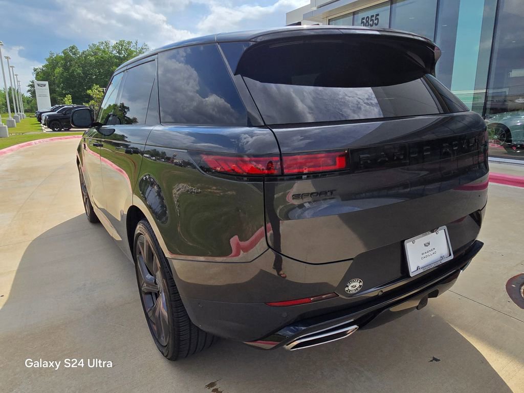 Used 2024 Land Rover Range Rover Sport Dynamic SE image 3