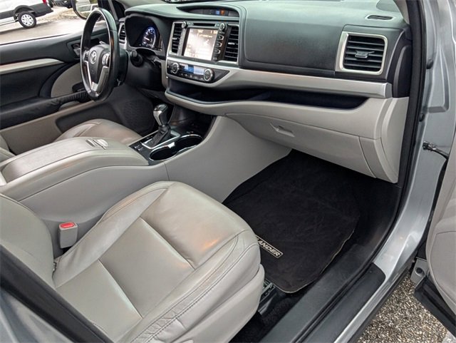 Used 2015 Toyota Highlander XLE image 15