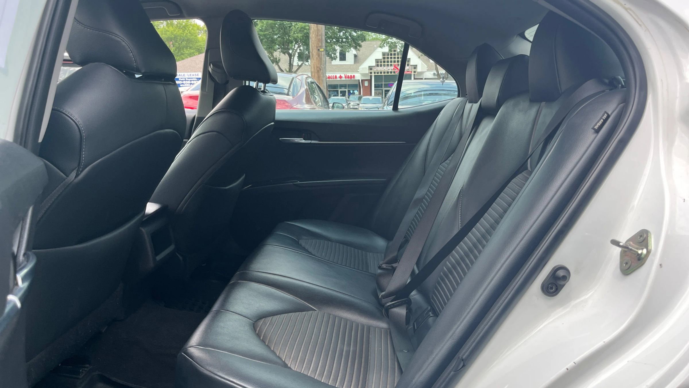 Used 2019 Toyota Camry SE image 10