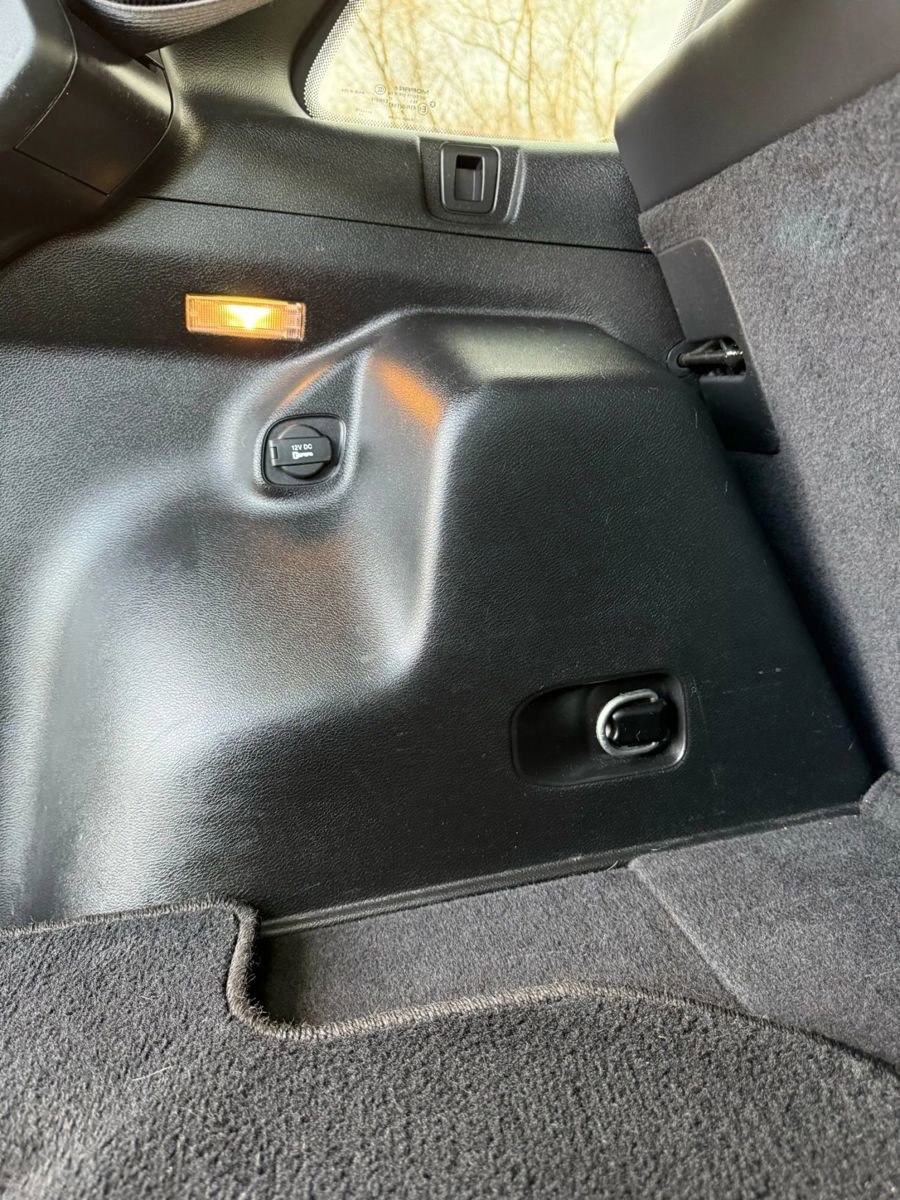 Used 2019 Jeep Cherokee Limited AWD/4WD image 14