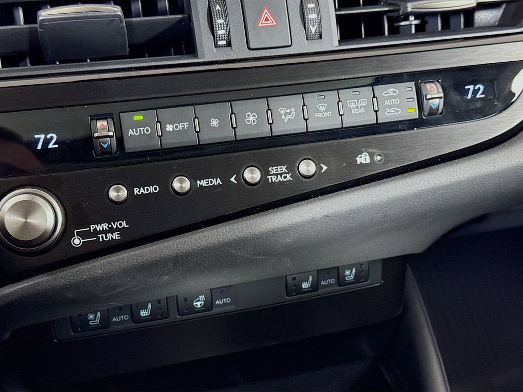 Used 2025 Lexus ES 300h w/ Premium Package image 16