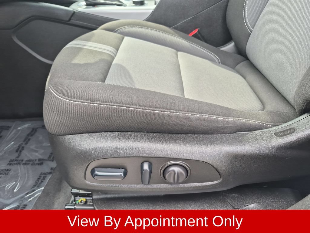 Used 2025 Chevrolet Blazer LT FWD image 14