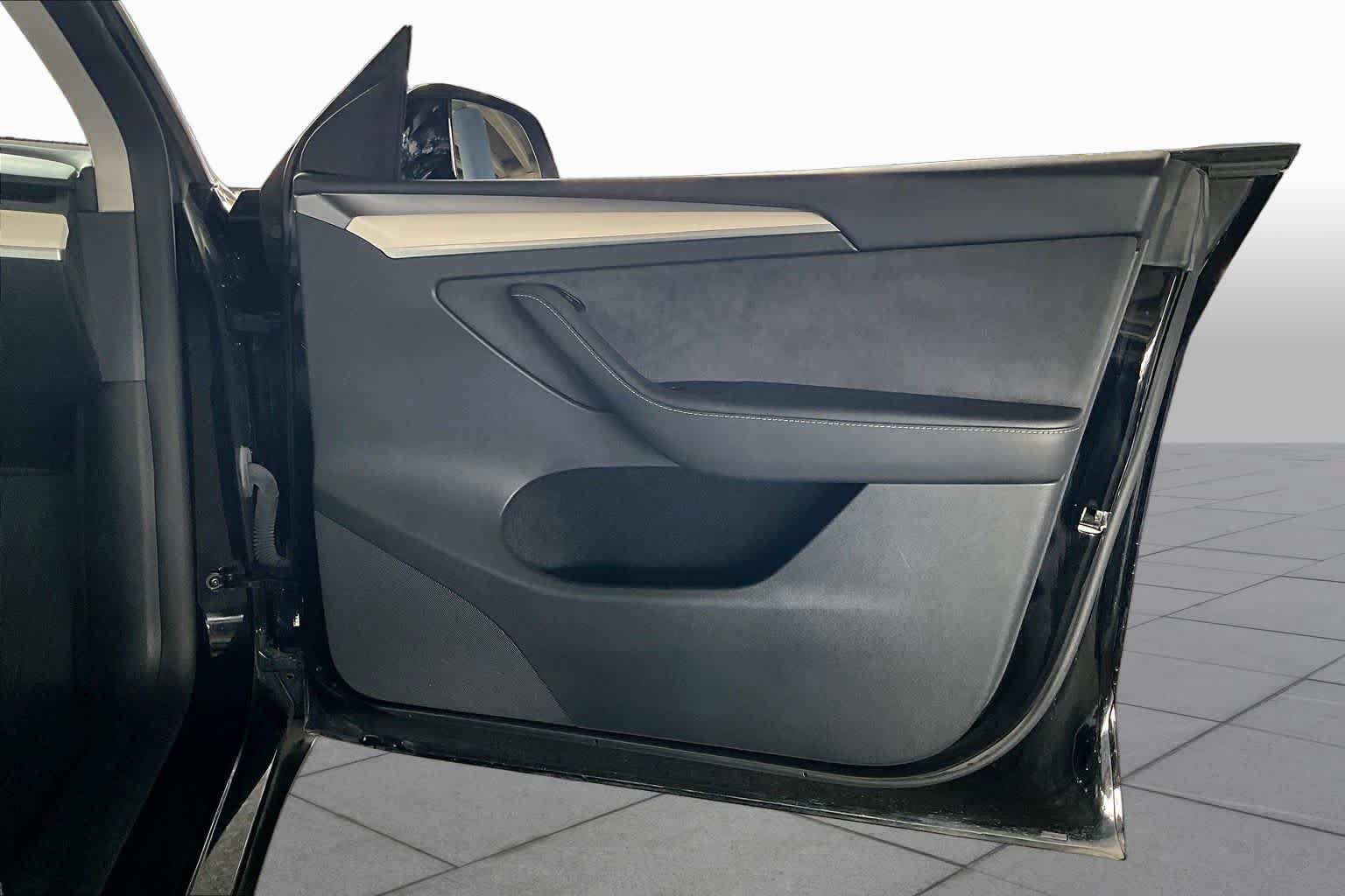 Used 2023 Tesla Model Y AWD image 20