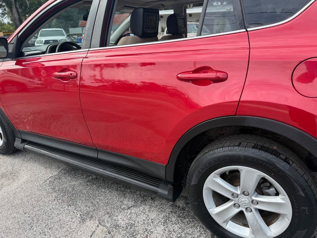 Used 2013 Toyota RAV4 XLE FWD image 5