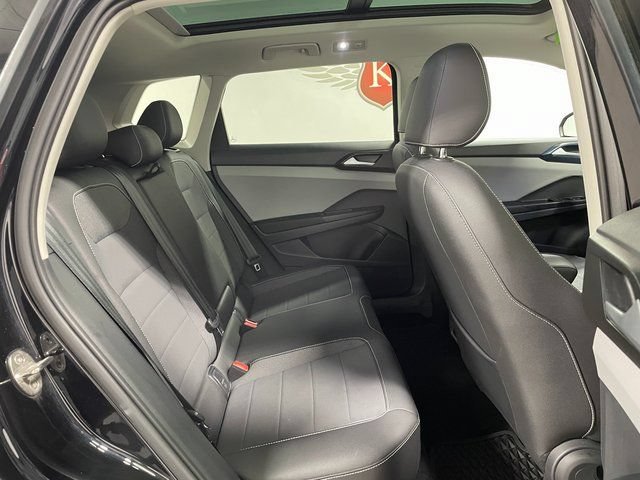 Used 2023 Volkswagen Taos SE w/ Panoramic Sunroof Package AWD/4WD image 23
