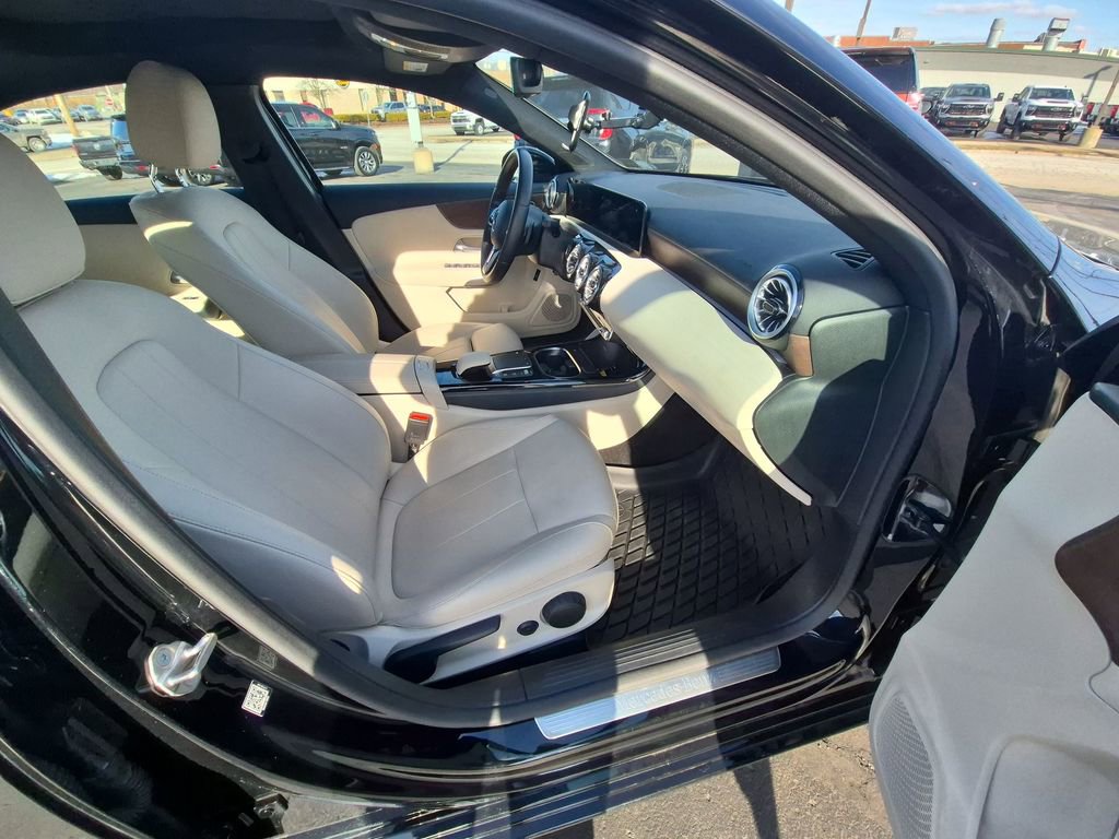 Used 2022 Mercedes-Benz A 220 A 220 image 32
