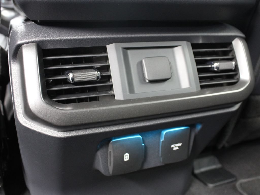 Used 2025 Ford F150 Lariat AWD/4WD image 18