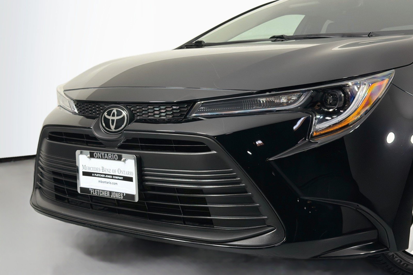 Used 2025 Toyota Corolla LE FWD image 12