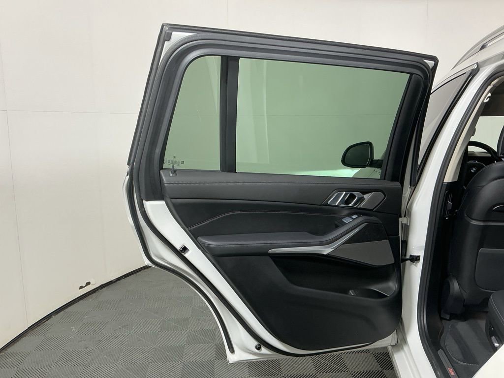 Certified 2023 BMW X7 xDrive40i w/ Premium Package image 24