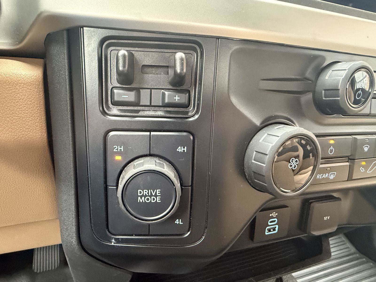 Used 2025 Ford F450 XLT AWD/4WD image 6