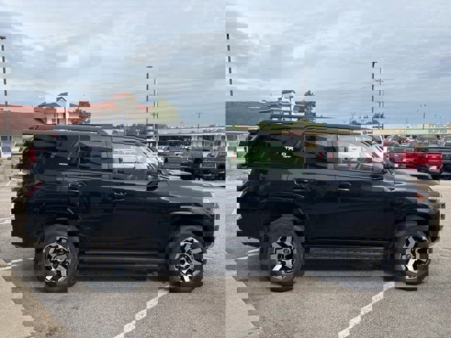Used 2024 Toyota 4Runner TRD Off-Road image 7