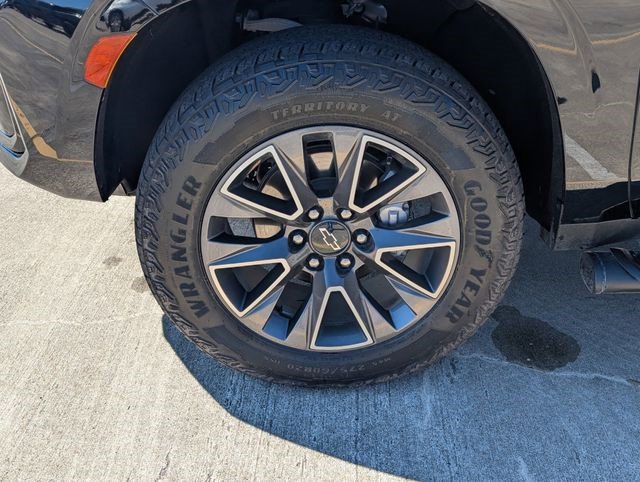 Certified 2024 Chevrolet Suburban Z71 w/ Luxury Package image 10