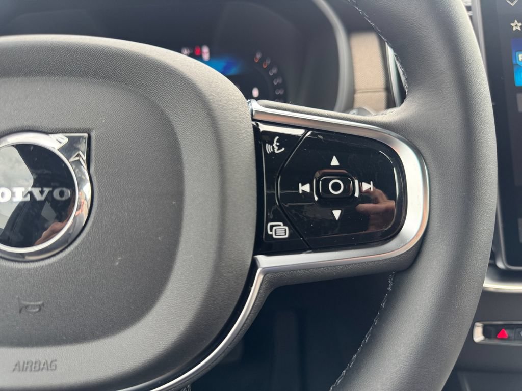 New 2027 Volvo XC90 B6 Plus AWD/4WD image 15
