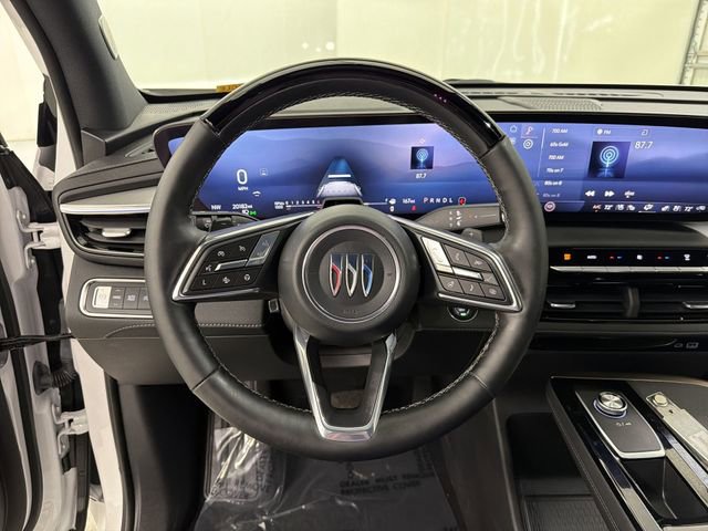 Used 2025 Buick Enclave Avenir w/ Super Cruise Package image 31