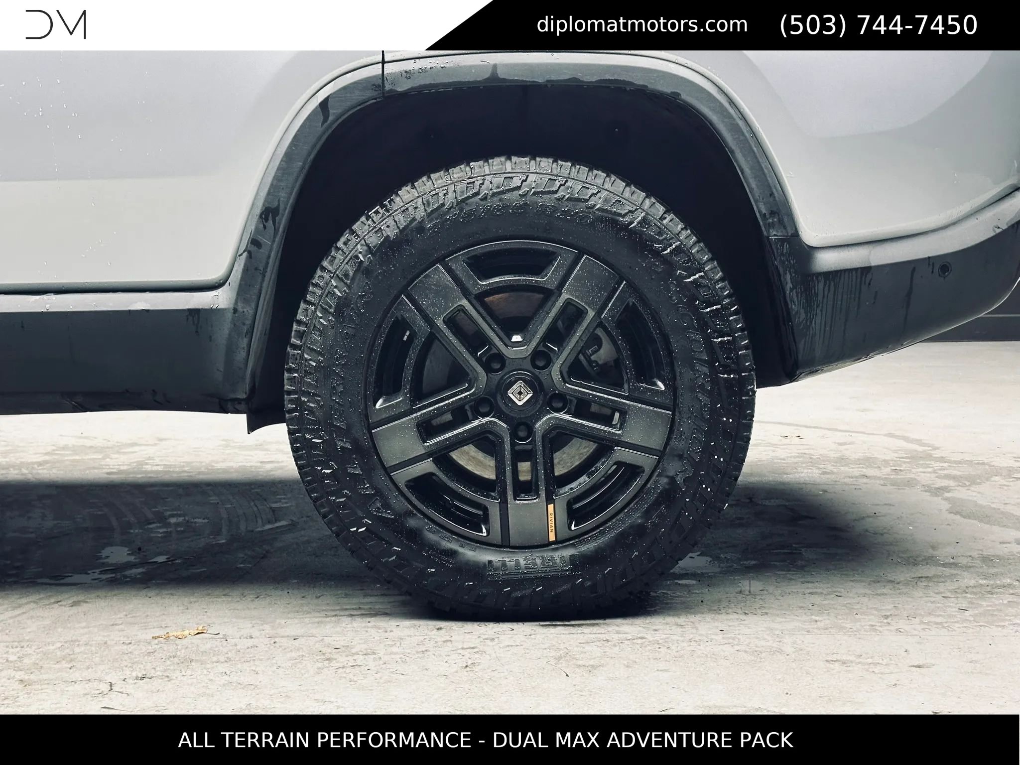 Used 2024 Rivian R1S Adventure image 42