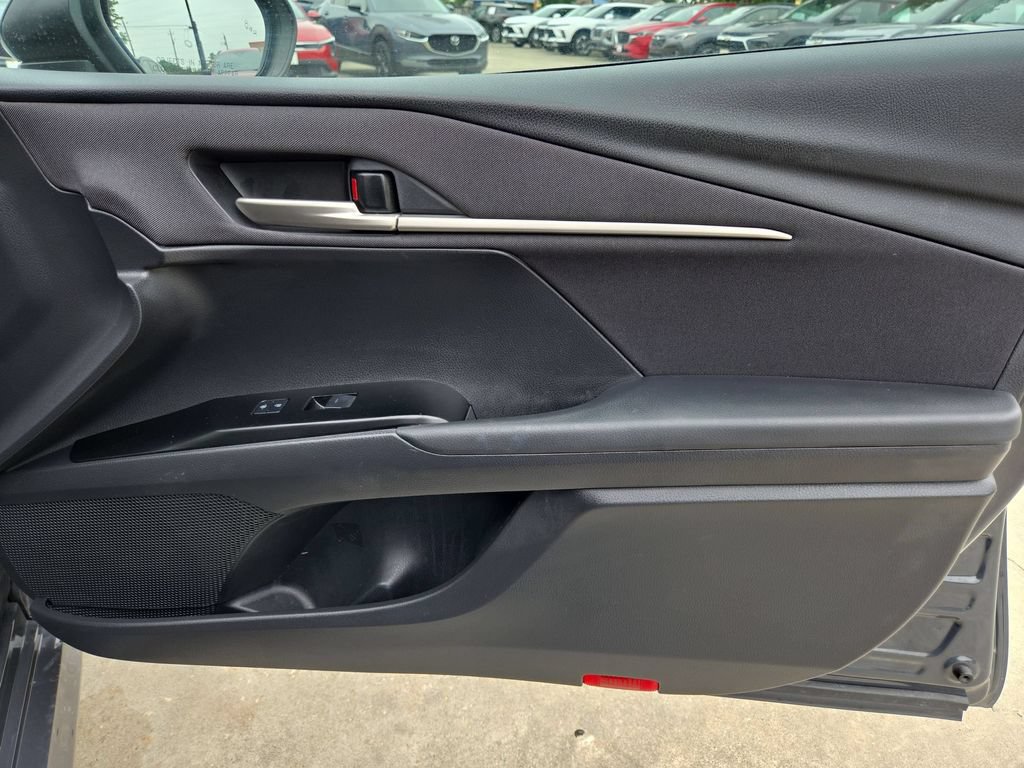 Used 2025 Toyota Camry LE FWD image 31