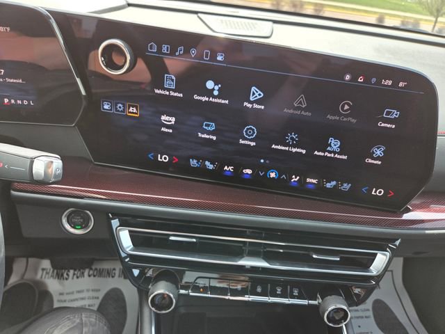 Used 2024 Chevrolet Traverse RS AWD/4WD image 24