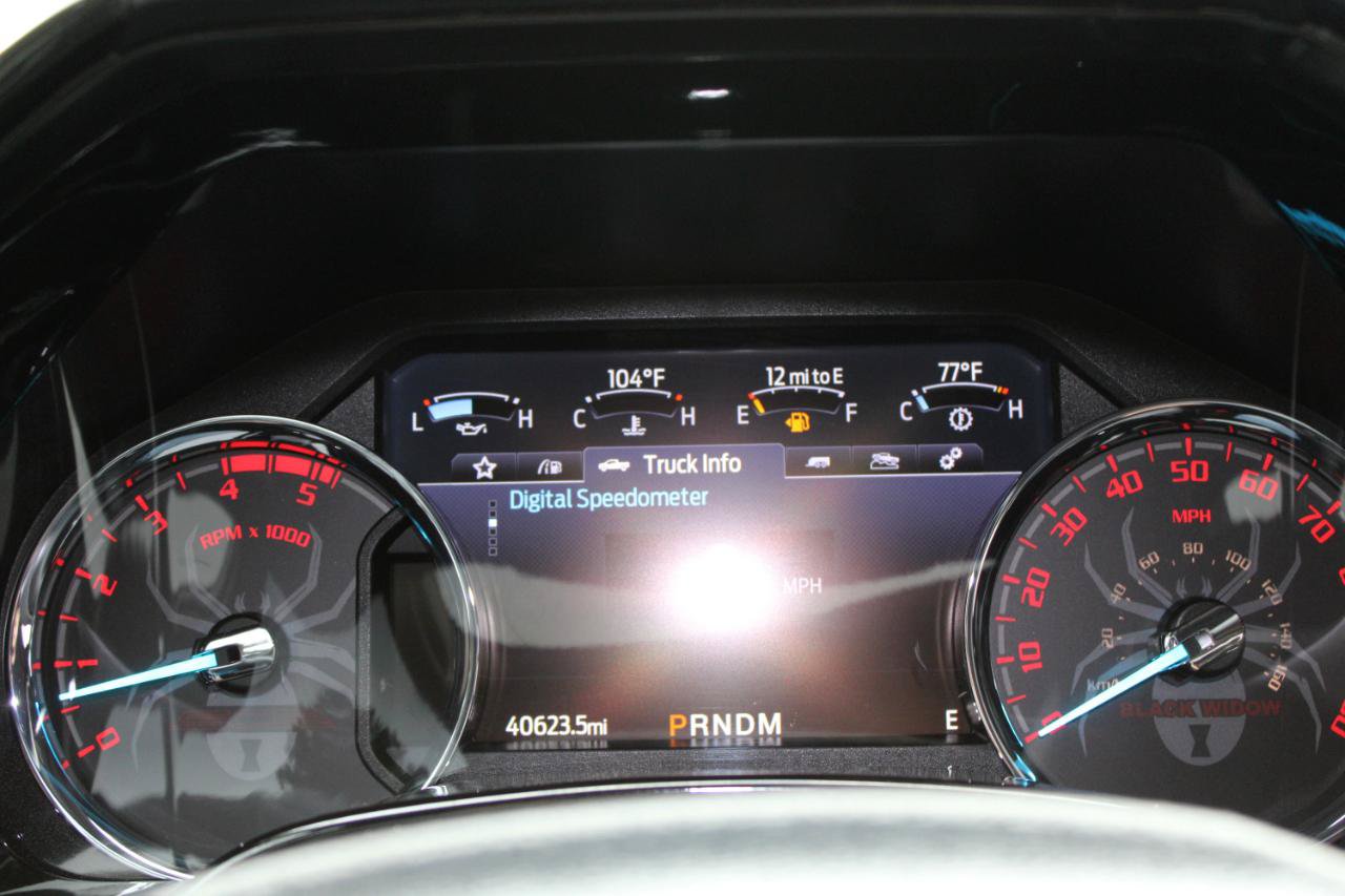Used 2021 Ford F350 Lariat w/ Lariat Ultimate Package AWD/4WD image 28
