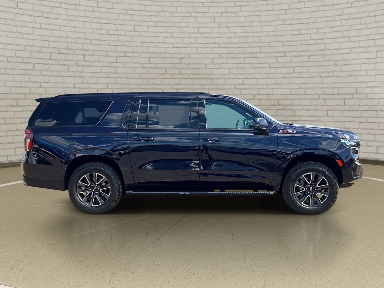 Used 2022 Chevrolet Suburban Z71 w/ Off-Road Capability Package AWD/4WD image 4