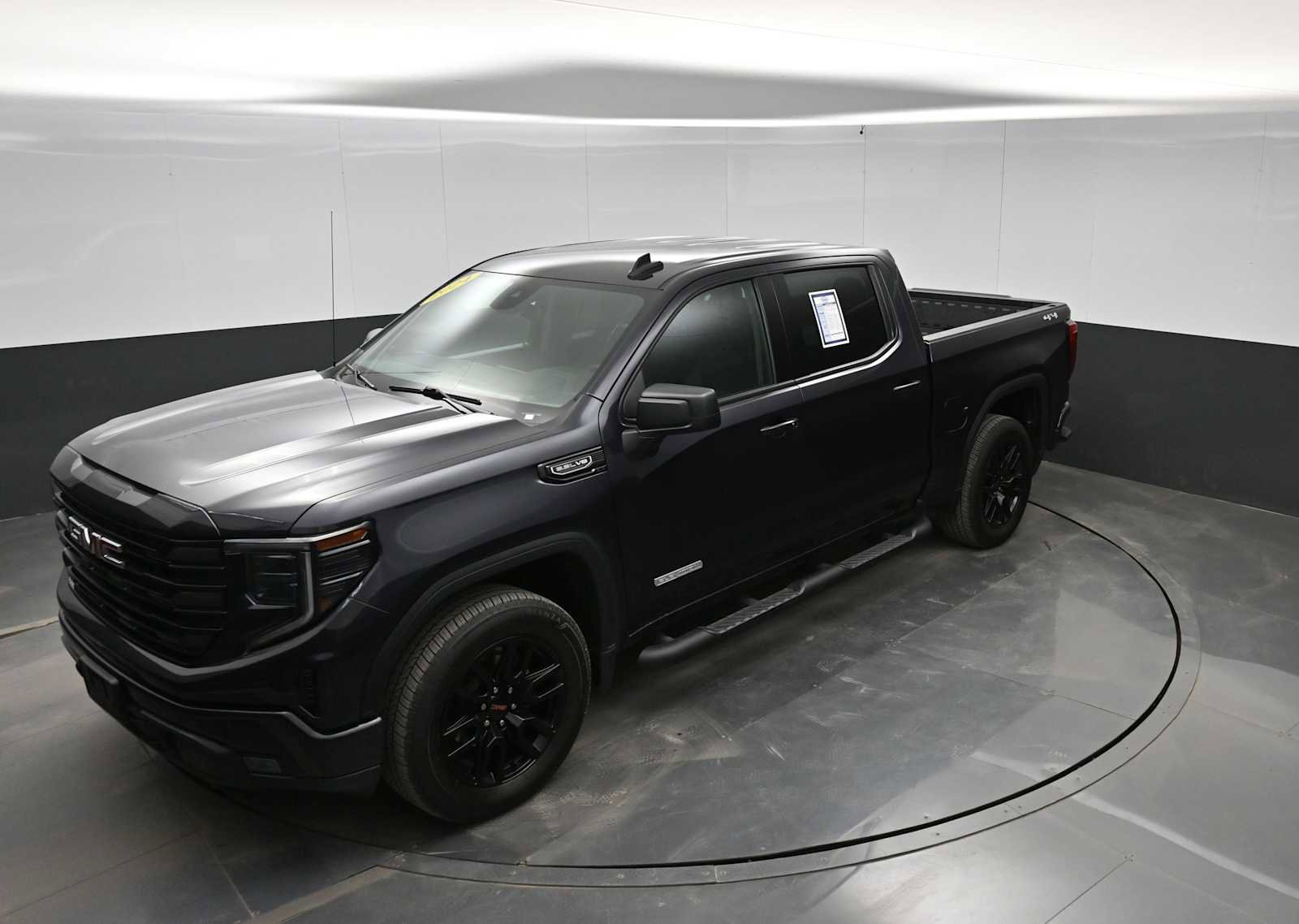 Used 2024 GMC Sierra 1500 Elevation image 27