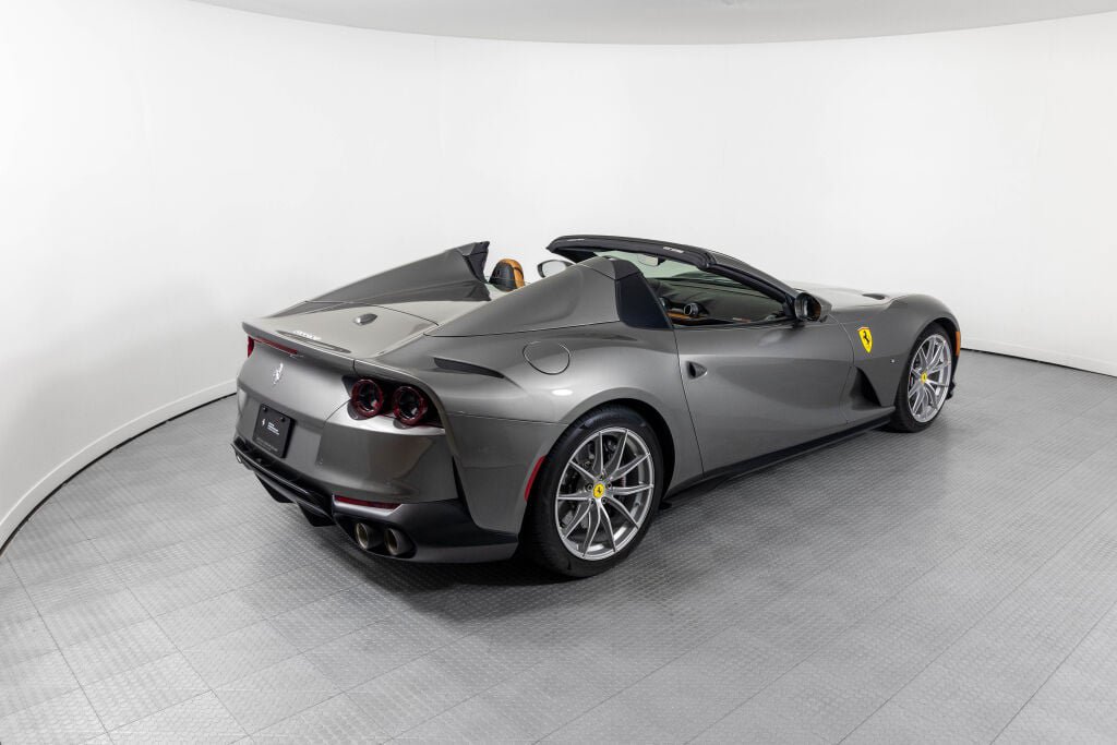 Used 2023 Ferrari 812 GTS RWD image 16