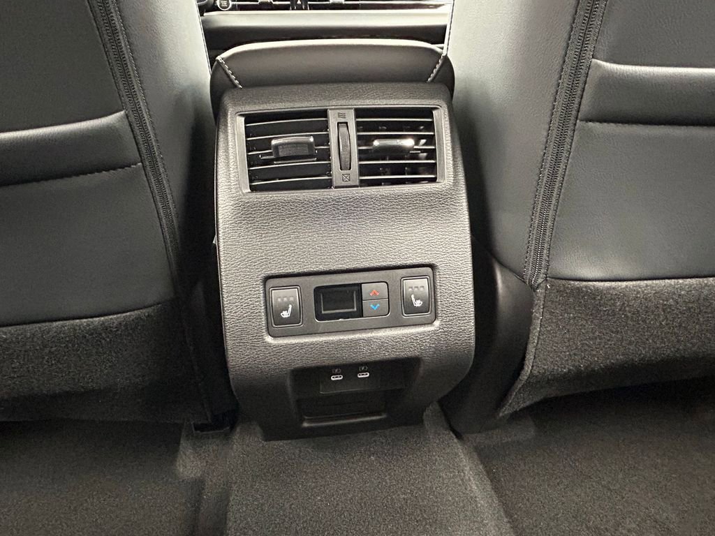 New 2026 Mitsubishi Outlander SEL FWD image 41