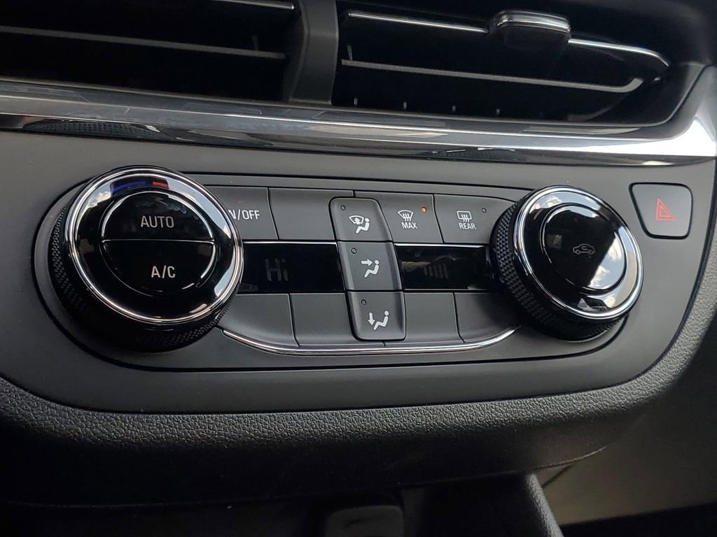 Used 2025 Buick Envista Preferred image 22