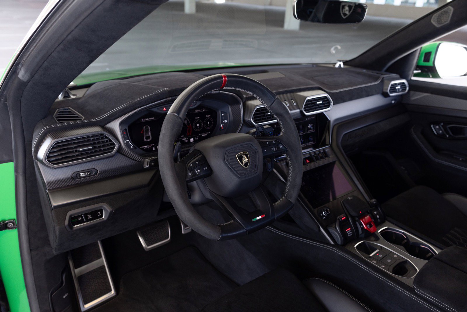 Used 2023 Lamborghini Urus Performante AWD/4WD image 36