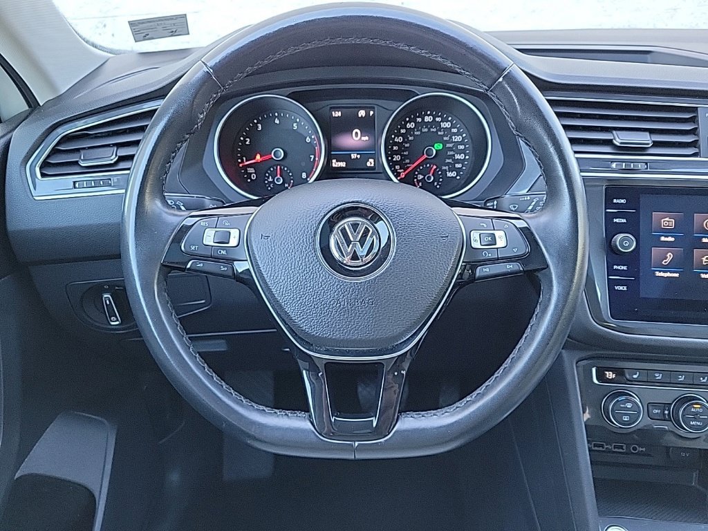 Used 2018 Volkswagen Tiguan SE w/ Panoramic Sunroof Package AWD/4WD image 17