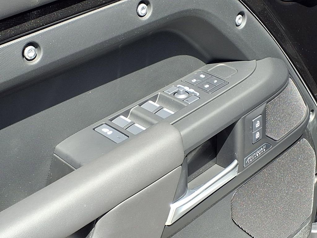 New 2026 Land Rover Defender 130 X-Dynamic SE AWD/4WD image 12
