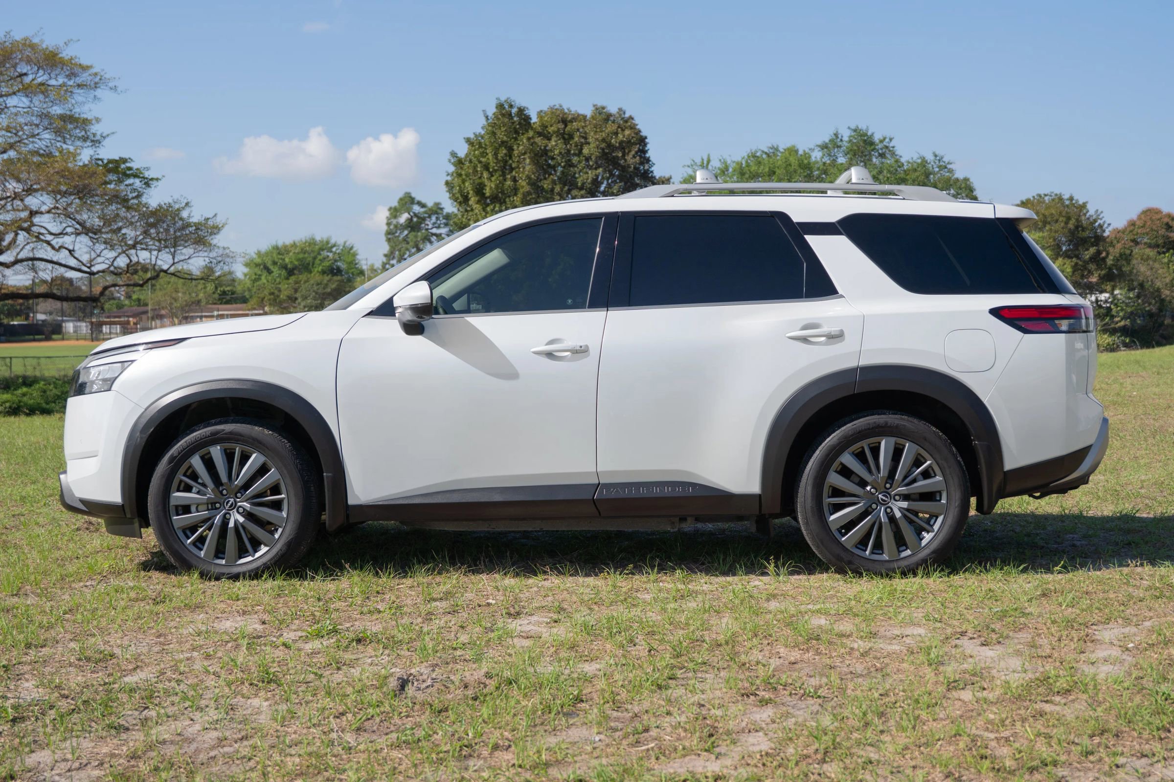 Used 2025 Nissan Pathfinder SL w/ SL Premium Package image 8