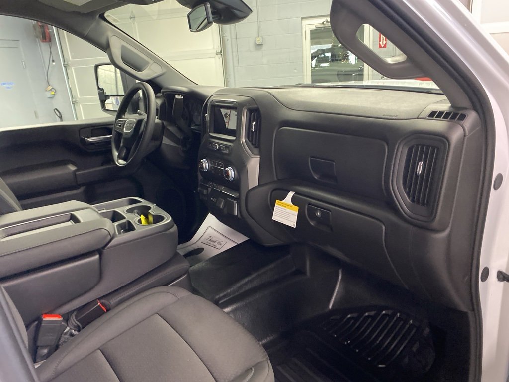 New 2026 GMC Sierra 3500 Pro w/ Convenience Package image 17