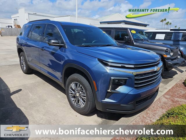 Used 2024 Chevrolet Traverse LT image 1