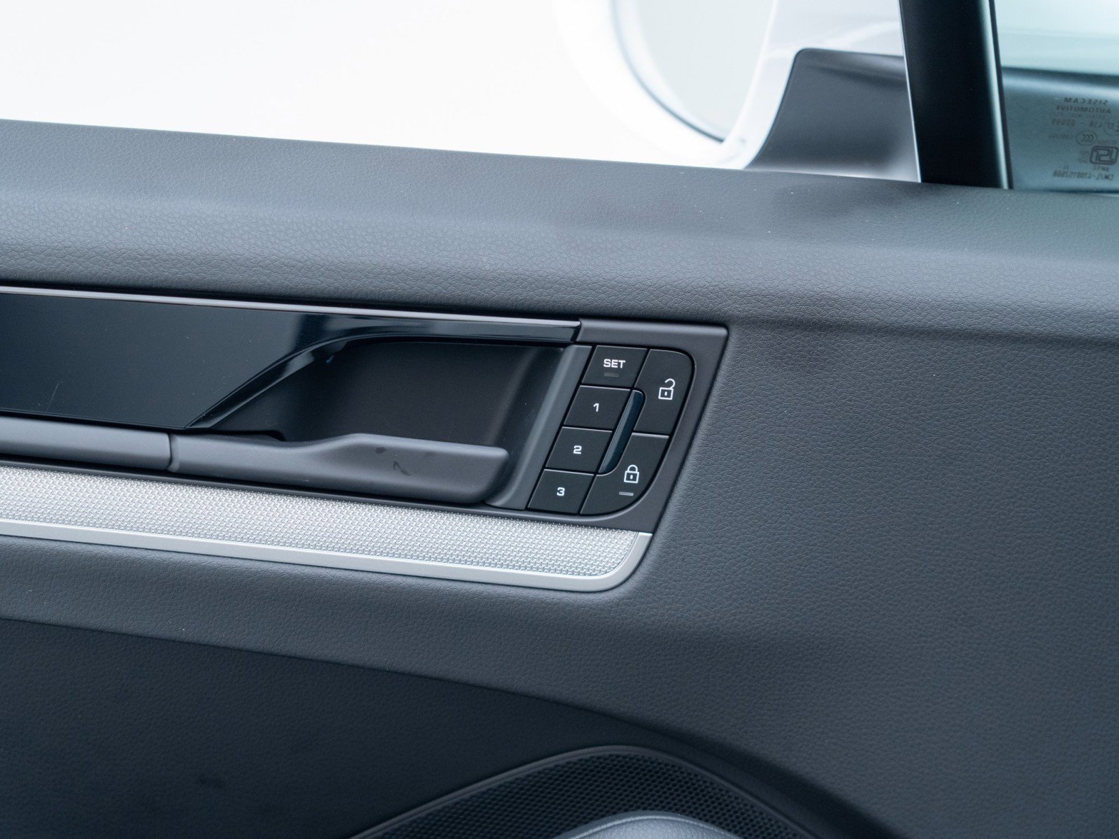 Certified 2025 Porsche Cayenne S image 24