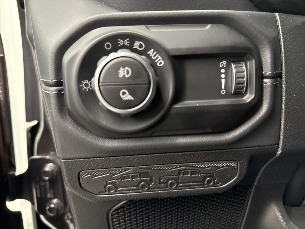 New 2026 Jeep Gladiator Sport image 19