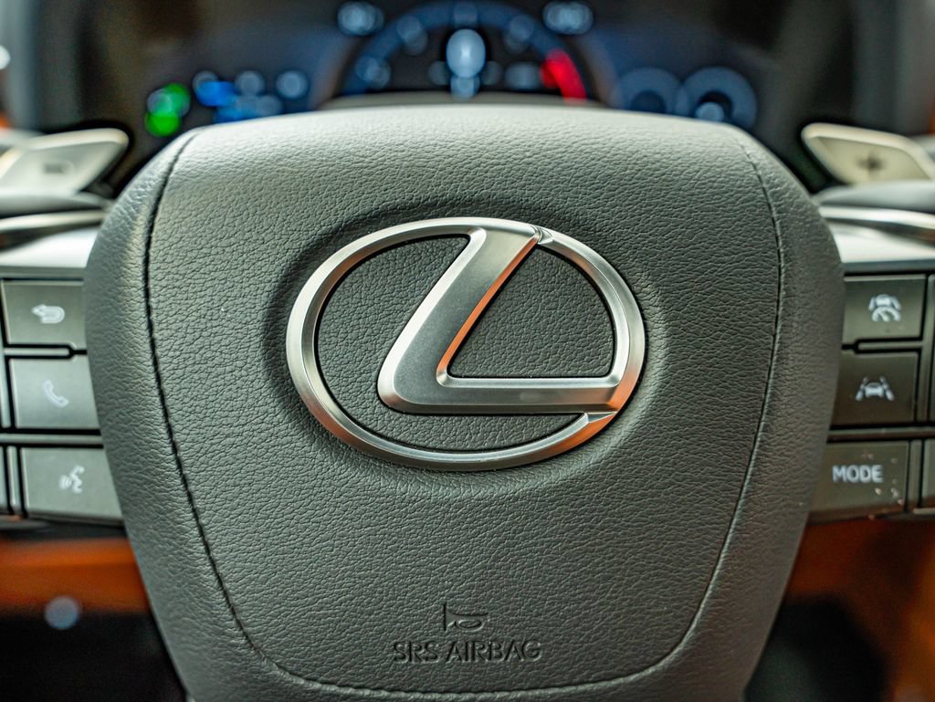 Used 2025 Lexus LX 700h Ultra Luxury AWD/4WD image 23