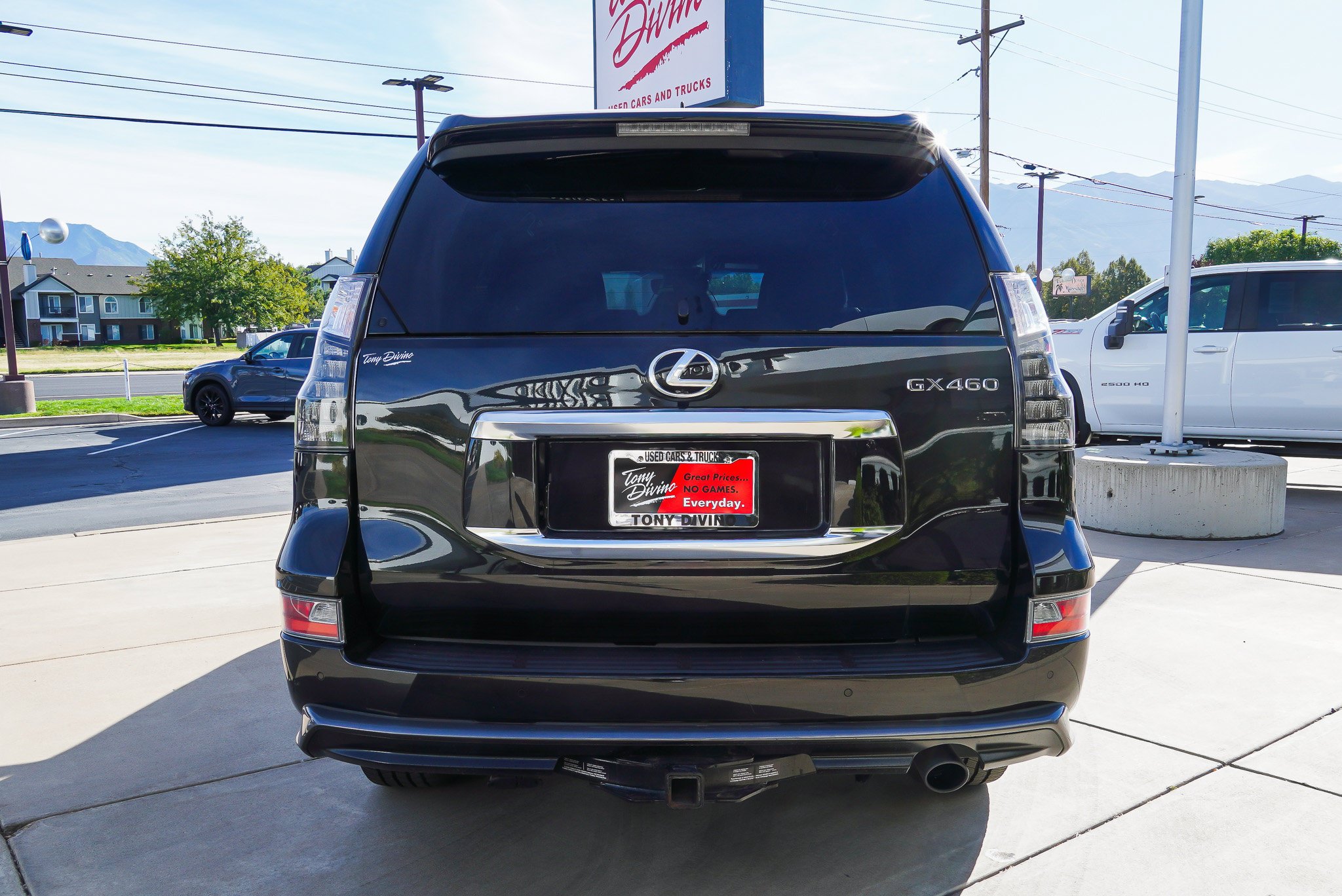 Used 2023 Lexus GX 460 Premium w/ Accessory Package AWD/4WD image 7