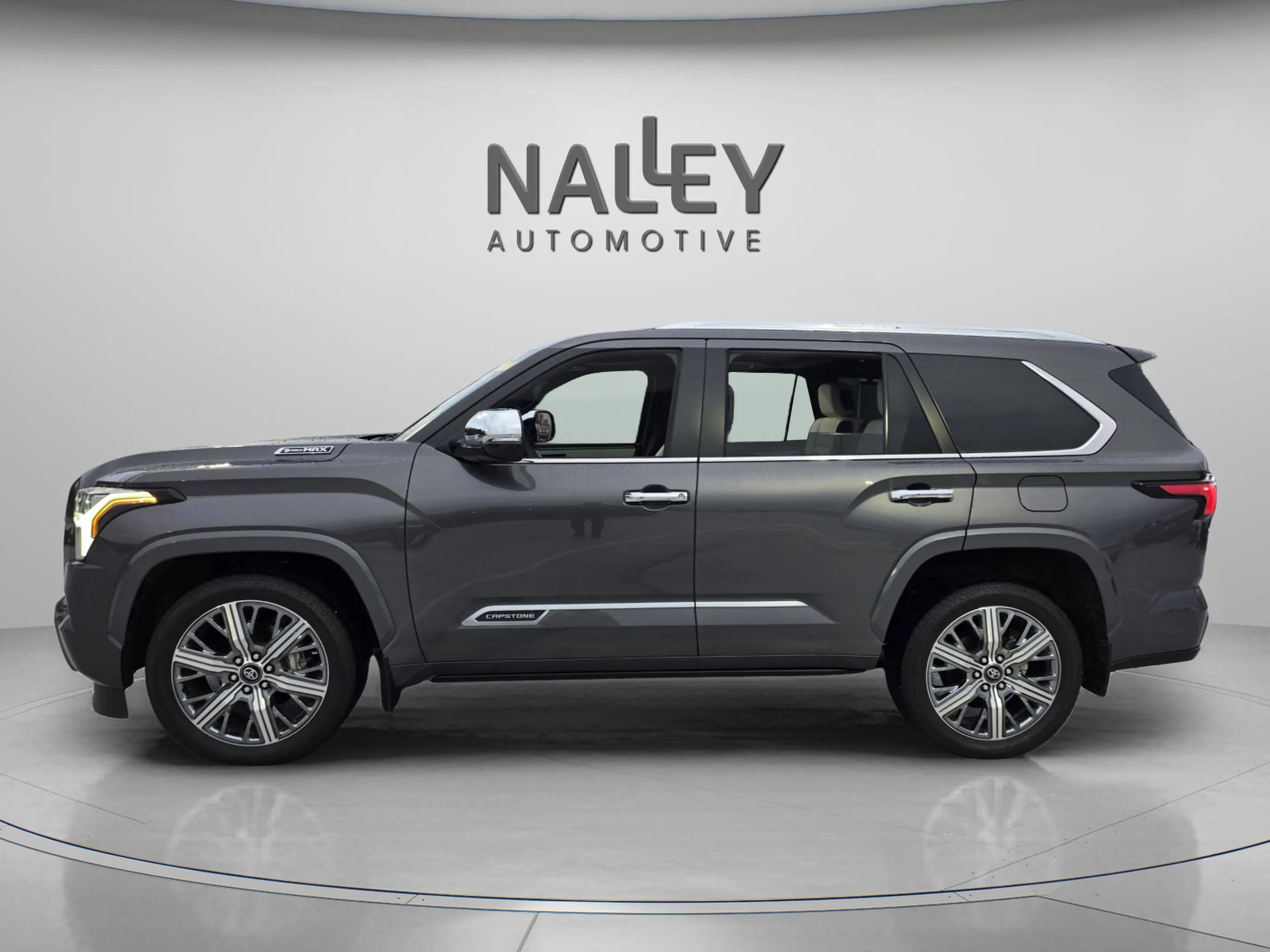 Used 2025 Toyota Sequoia Capstone image 2