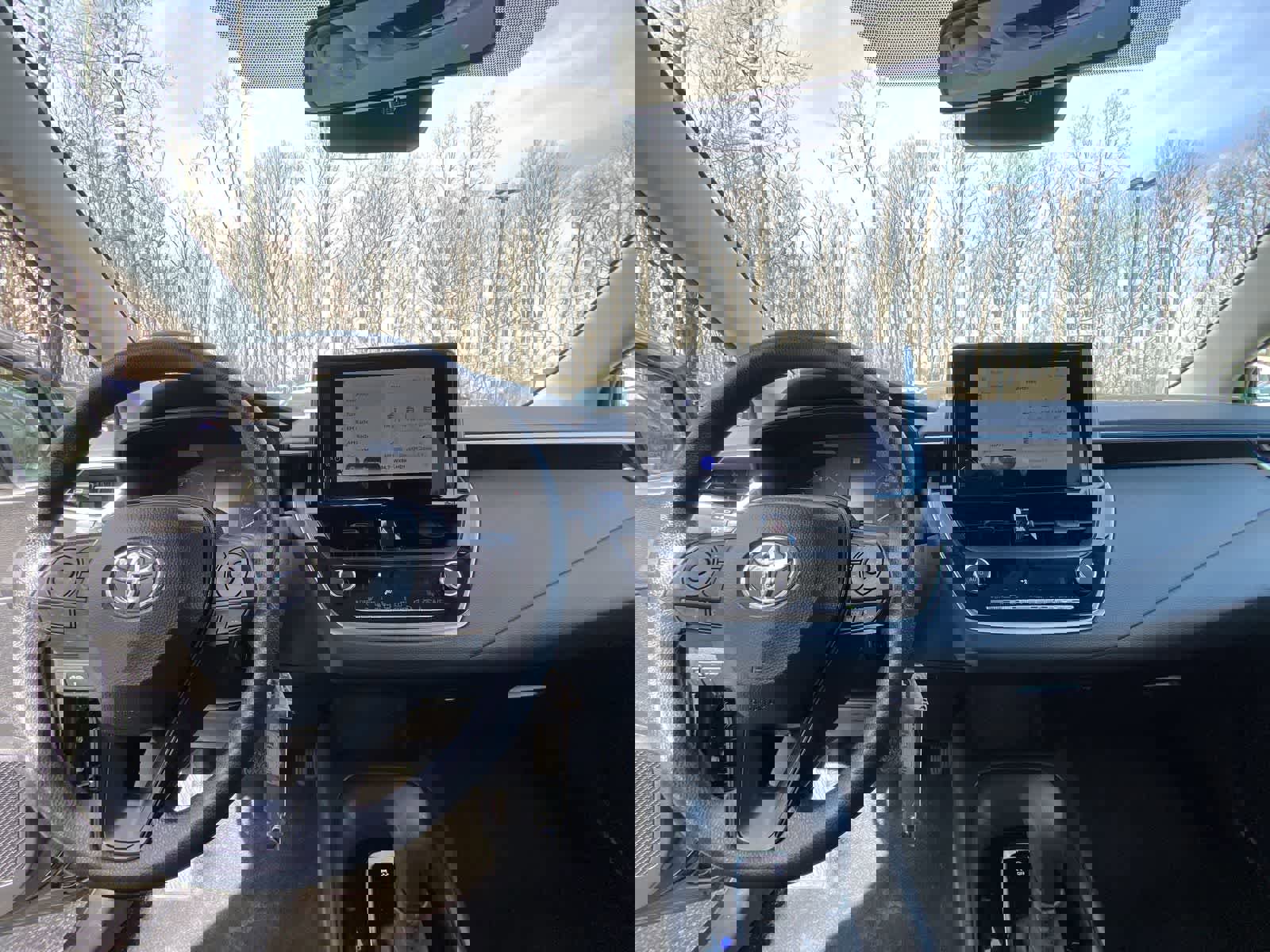 Used 2025 Toyota Corolla LE image 21