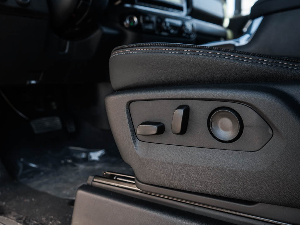 New 2026 Chevrolet Silverado 3500 High Country w/ High Country Premium Package AWD/4WD image 16