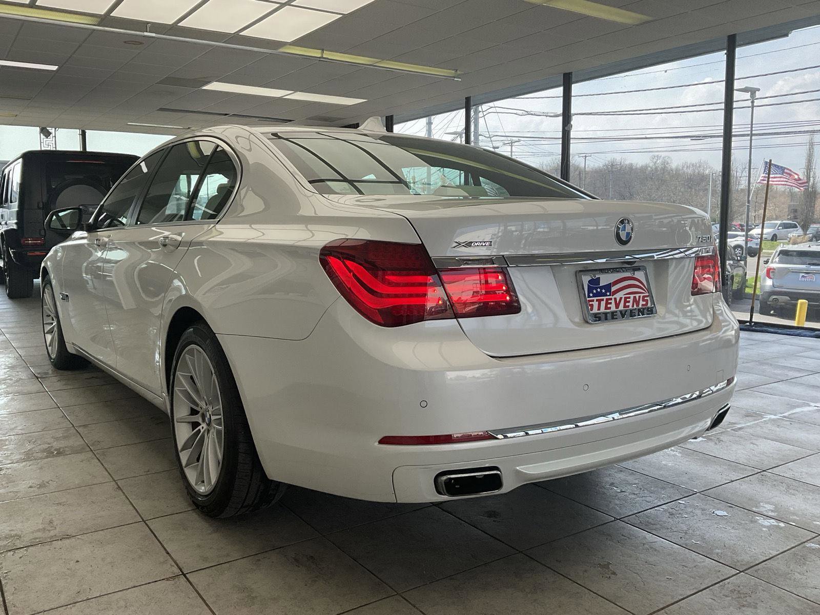 Used 2015 BMW 750i xDrive AWD/4WD image 7