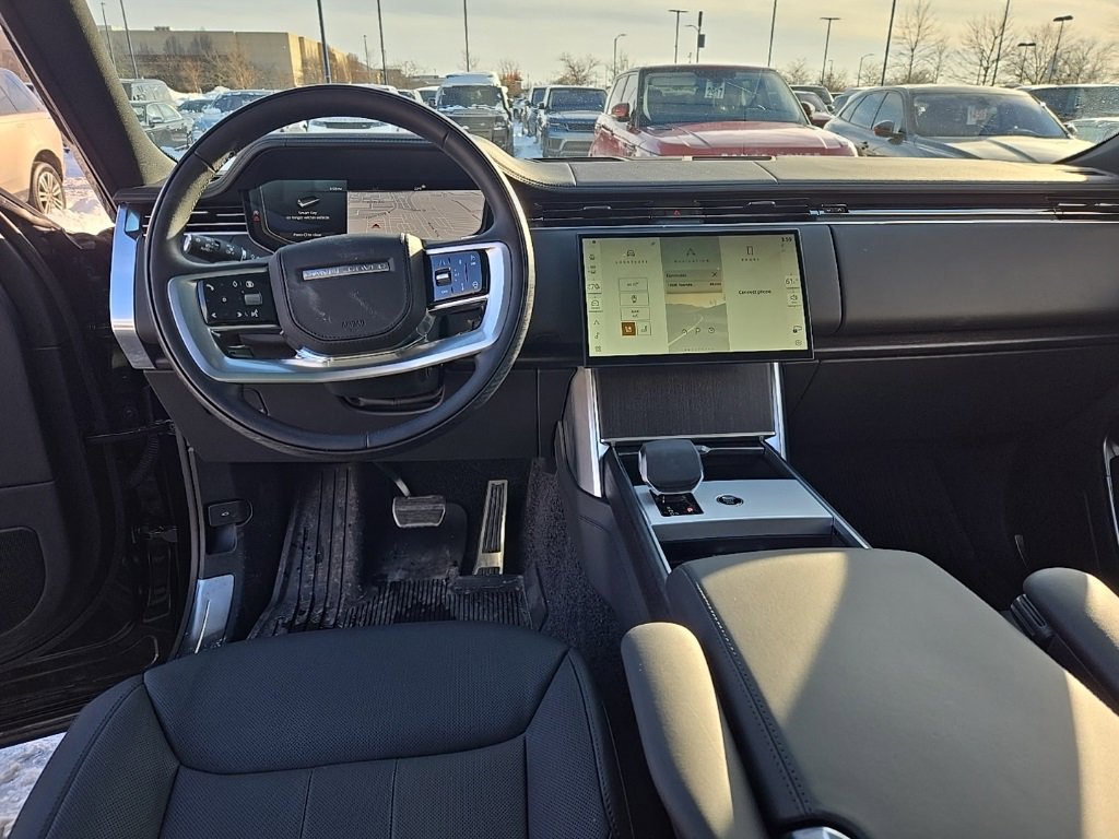 Used 2025 Land Rover Range Rover Long Wheelbase SE image 16
