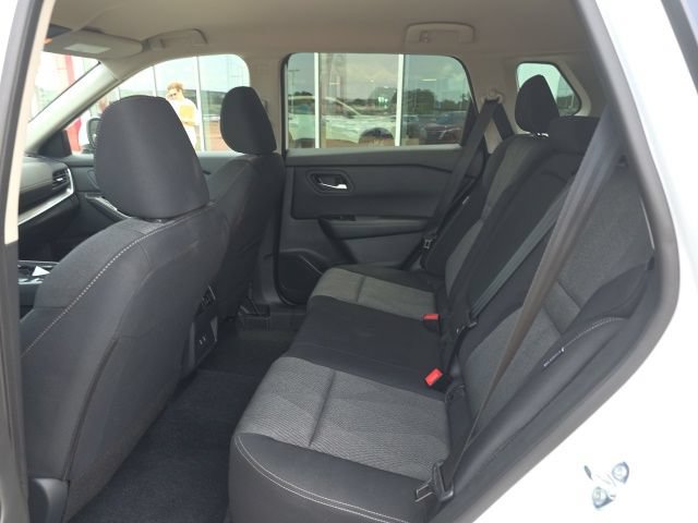 Used 2026 Nissan Rogue SV FWD image 17