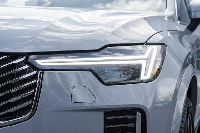 New 2026 Volvo XC90 B6 Ultra w/ Protection Package image 13