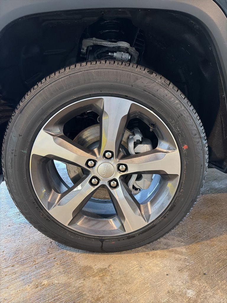 New 2025 Jeep Grand Cherokee Limited image 9