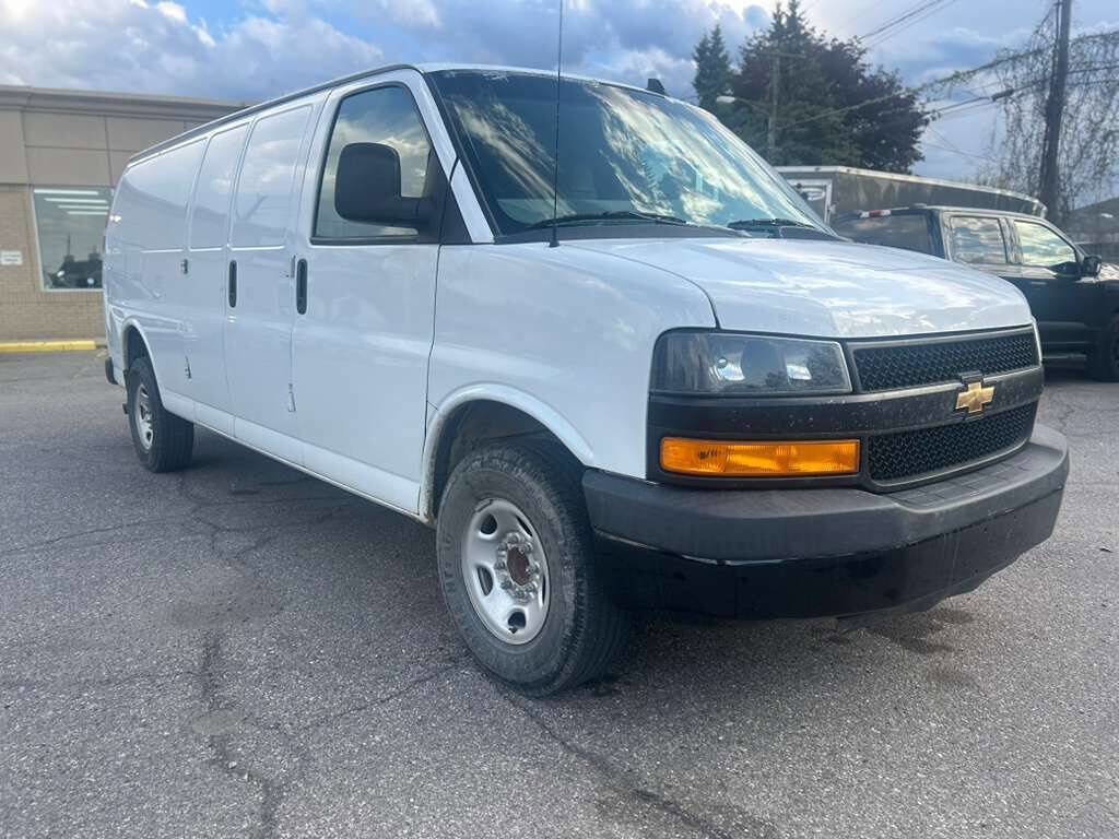 Used 2022 Chevrolet Express 2500 Extended w/ Driver Convenience Package RWD image 3