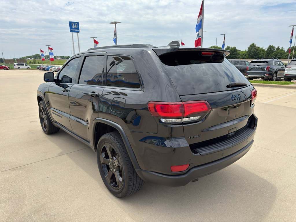 Used 2018 Jeep Grand Cherokee Laredo AWD/4WD image 7