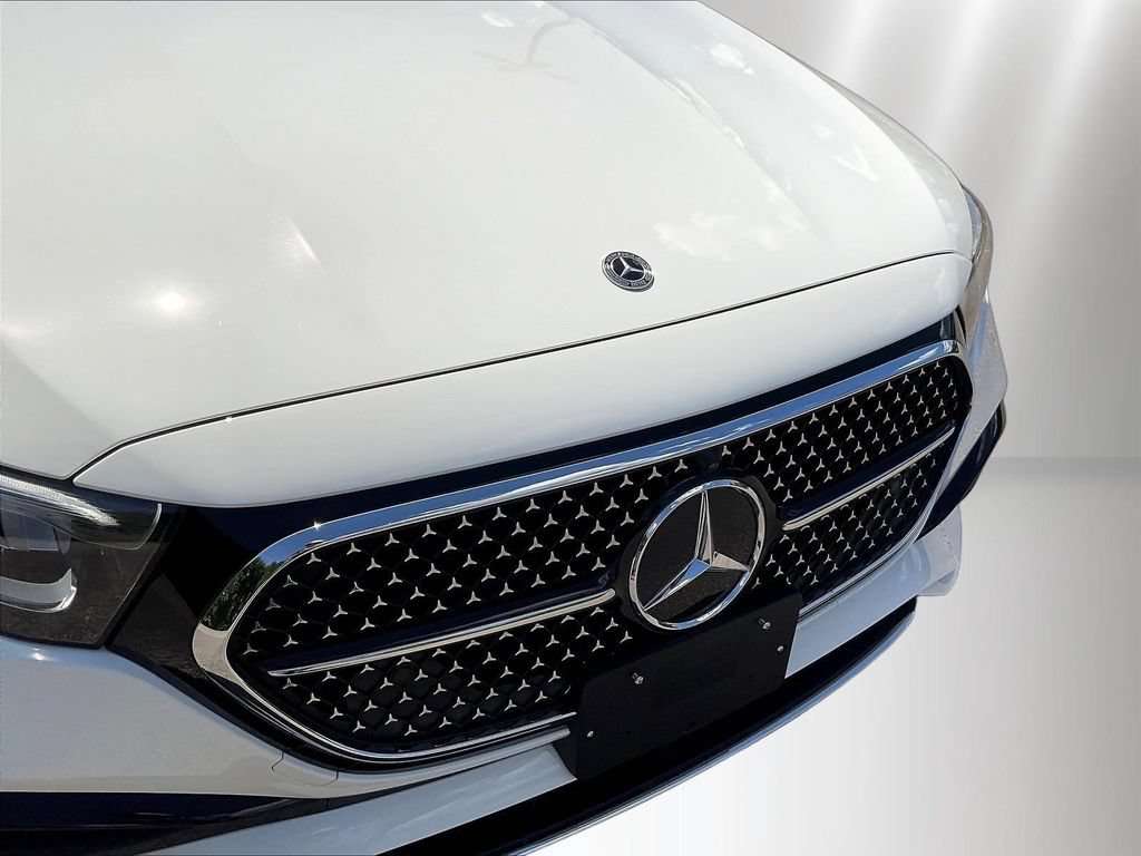 Used 2025 Mercedes-Benz E 350 4MATIC Sedan image 33