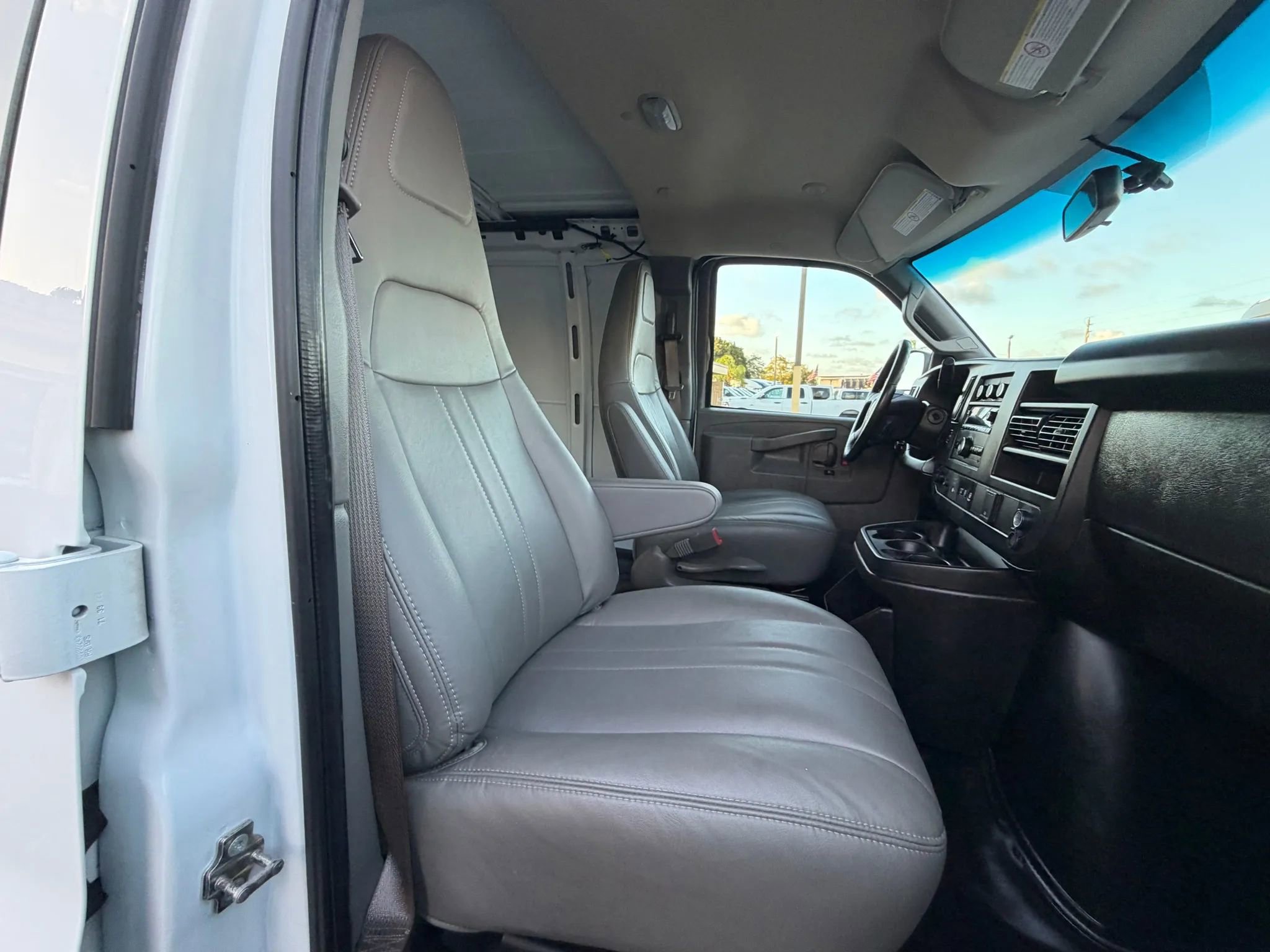 Used 2023 GMC Savana 2500 w/ Driver Convenience Package image 20